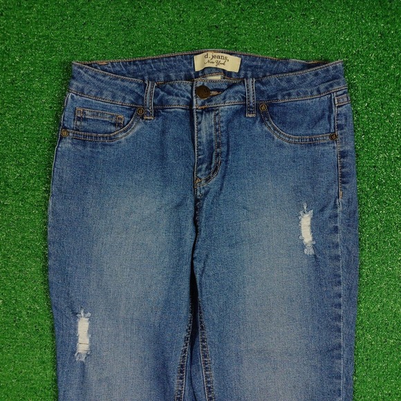 D Jeans New York Womens 4 Capri Mid Rise Stretch Ripped Faded Distressed Denim - Picture 3 of 5